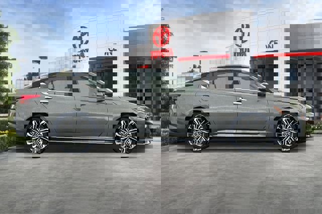 Used 2023 Nissan Altima 2.5 SL image 3