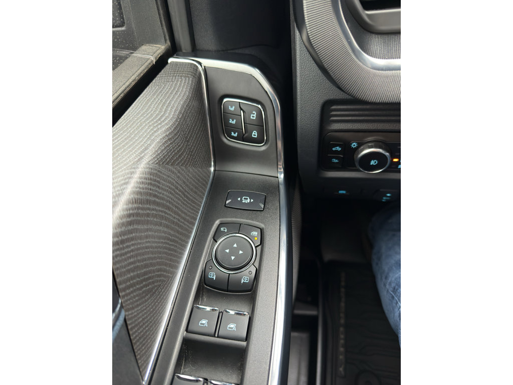 Used 2025 Ford F450 Platinum w/ FX4 Off-Road Package image 24
