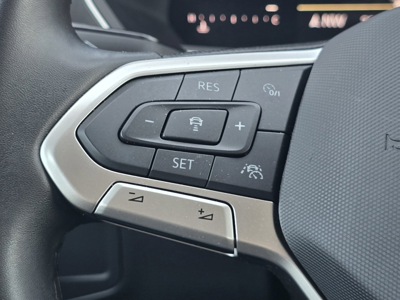 Used 2024 Volkswagen Tiguan Wolfsburg Edition FWD image 30