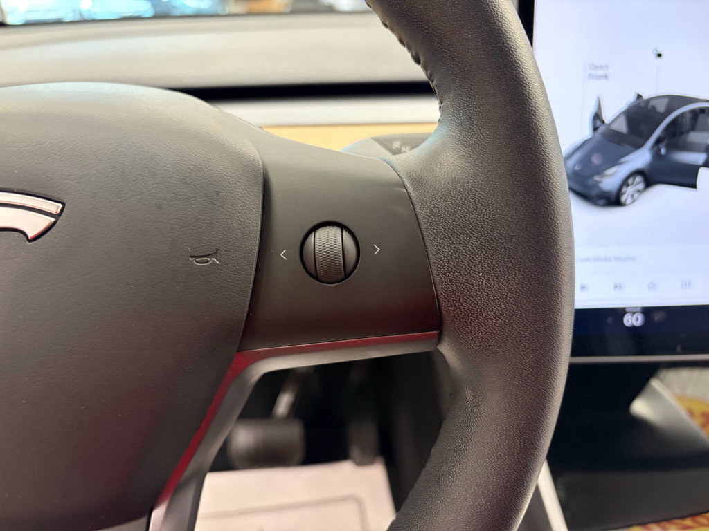 Used 2020 Tesla Model Y Long Range image 11