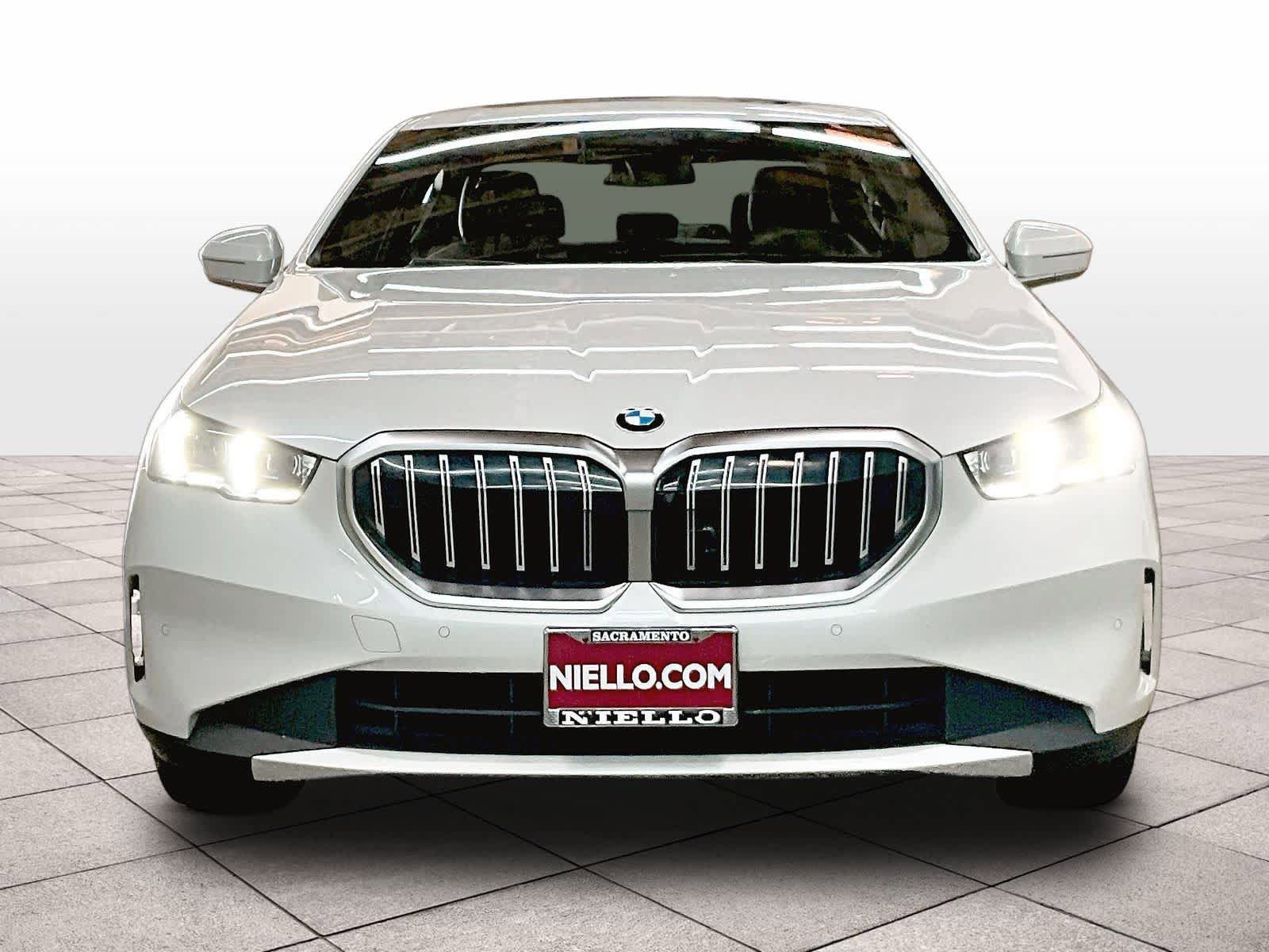 Certified 2024 BMW 530i xDrive image 3