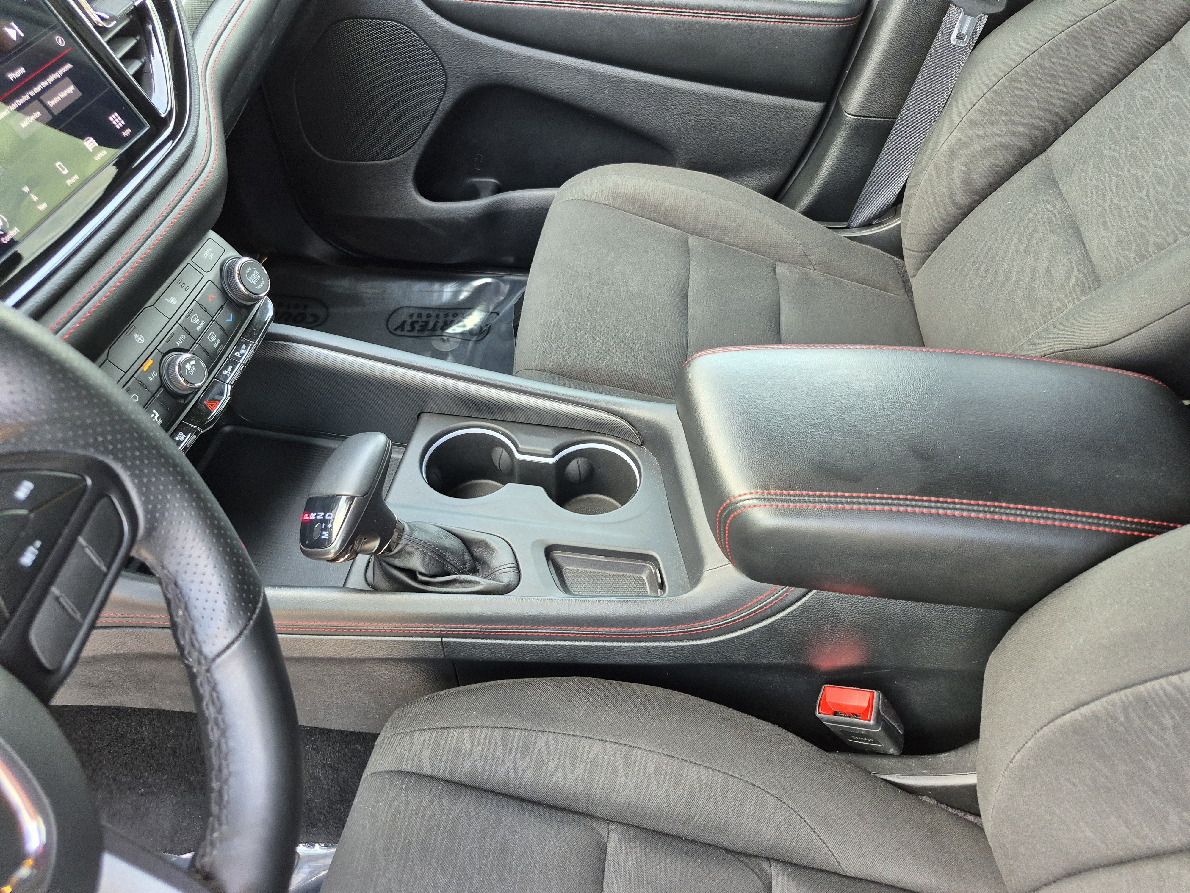 Used 2025 Dodge Durango GT RWD image 24