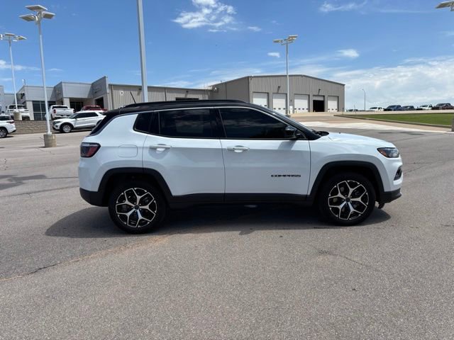 Used 2025 Jeep Compass Limited image 4