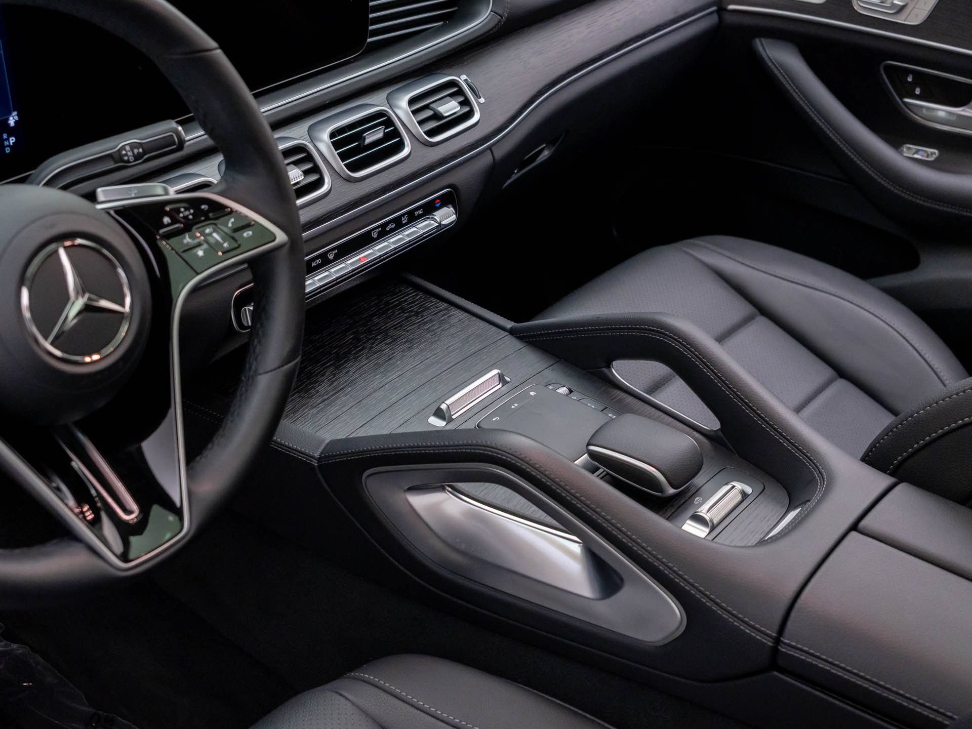 New 2026 Mercedes-Benz GLS 450 4MATIC image 11
