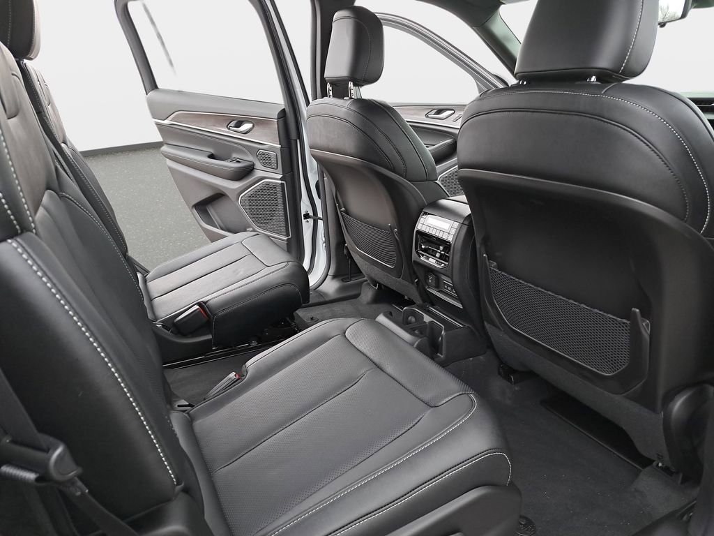New 2026 Jeep Grand Cherokee L Limited image 11