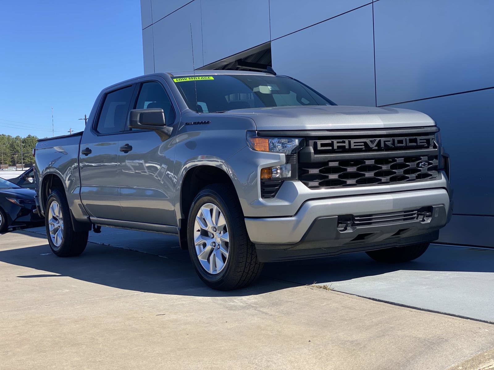 Used 2024 Chevrolet Silverado 1500 Custom w/ LPO, Dark Essentials Package AWD/4WD image 1
