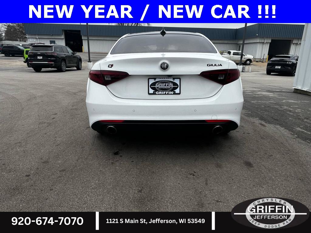 Used 2021 Alfa Romeo Giulia Ti image 7