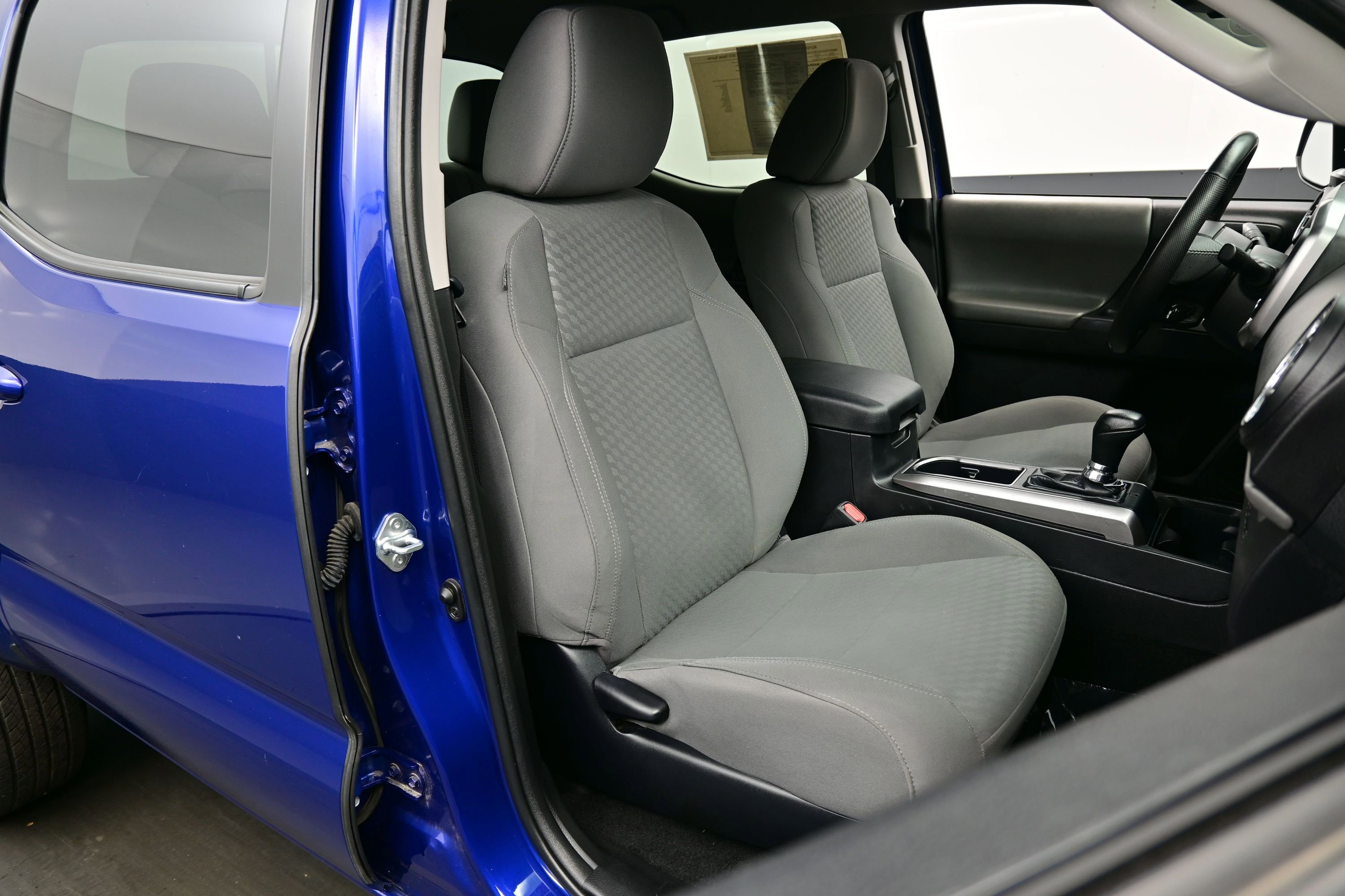 Used 2023 Toyota Tacoma SR5 AWD/4WD image 15