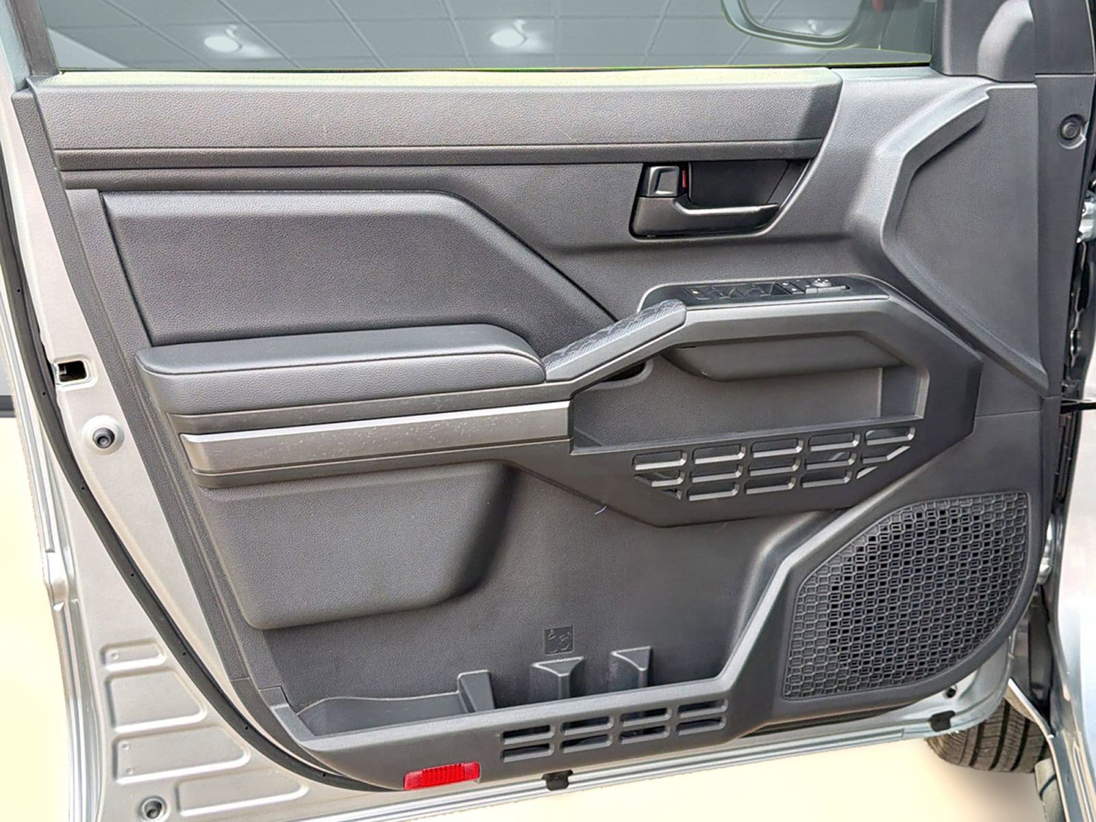 Used 2025 Toyota Tacoma SR5 RWD image 18