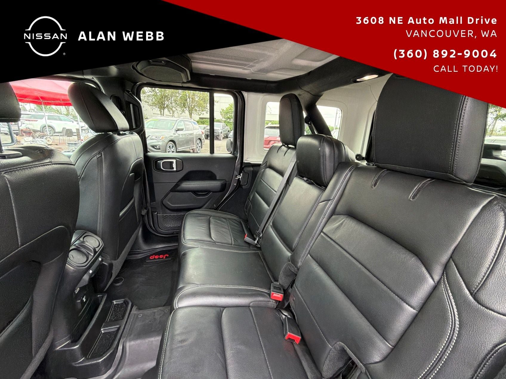 Used 2018 Jeep Wrangler Unlimited Sahara AWD/4WD image 29