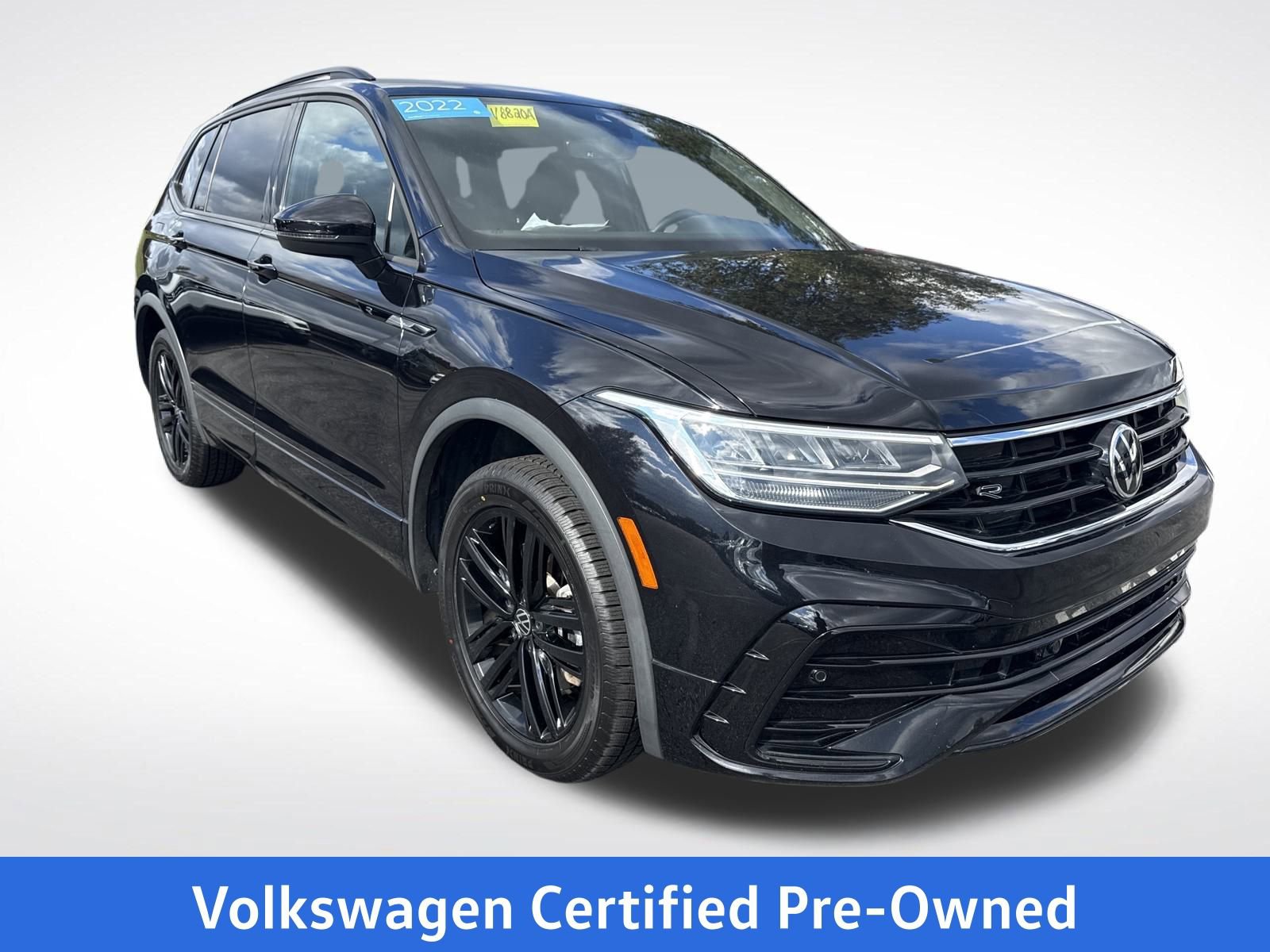 Certified 2022 Volkswagen Tiguan SE R-Line image 8