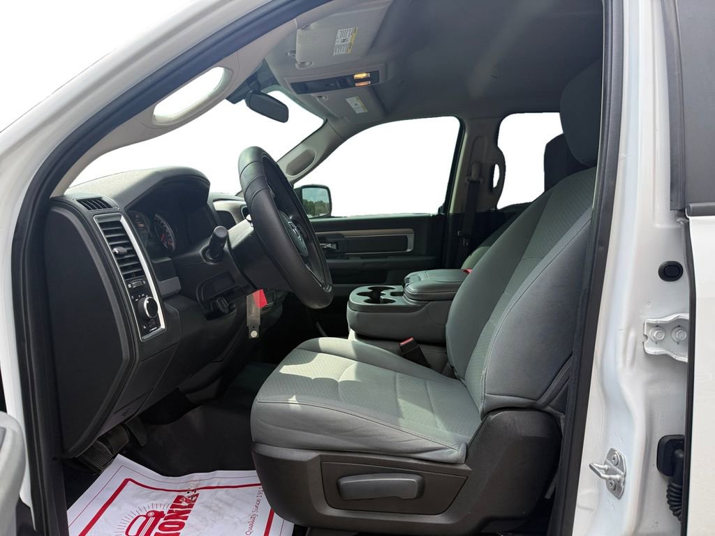 Used 2019 RAM 1500 Classic SLT RWD image 9