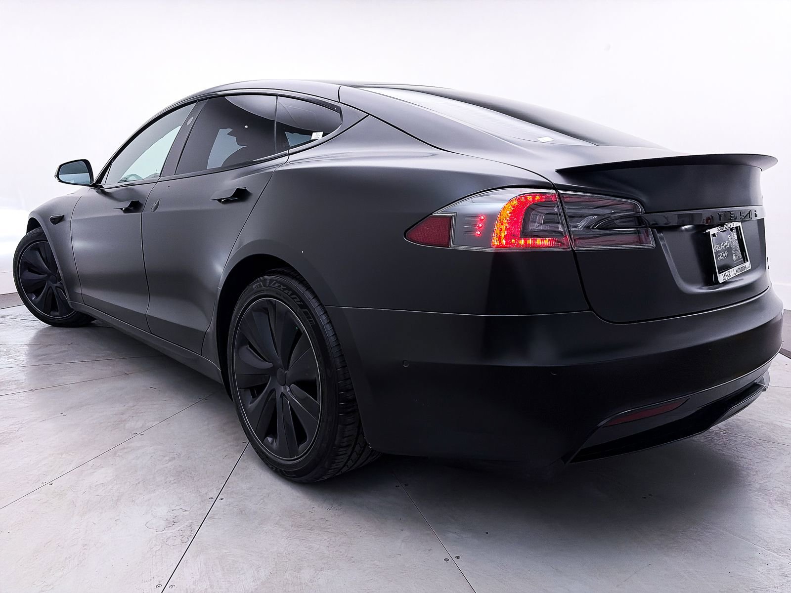 Used 2021 Tesla Model S Plaid AWD/4WD image 2