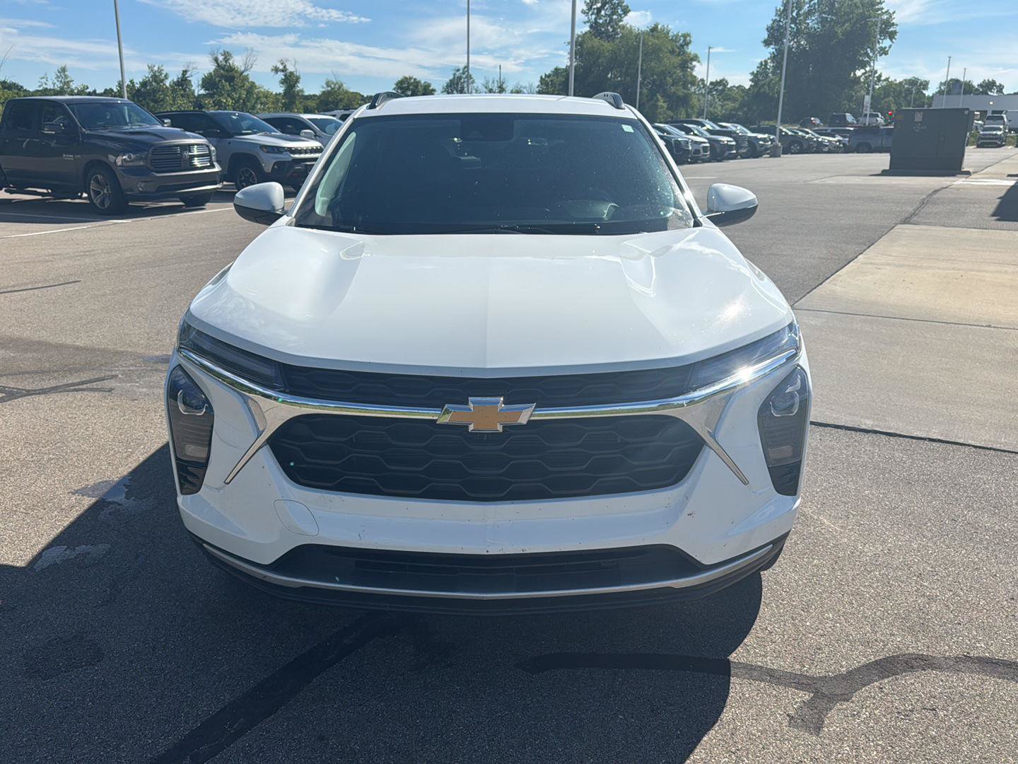 Used 2024 Chevrolet Trax LT w/ Driver Confidence Package FWD image 8
