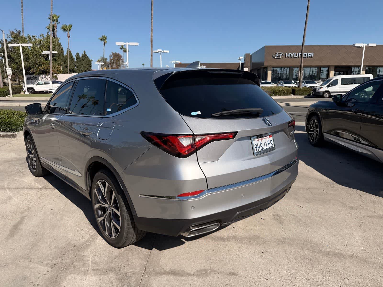 Used 2023 Acura MDX FWD w/ Technology Package image 3