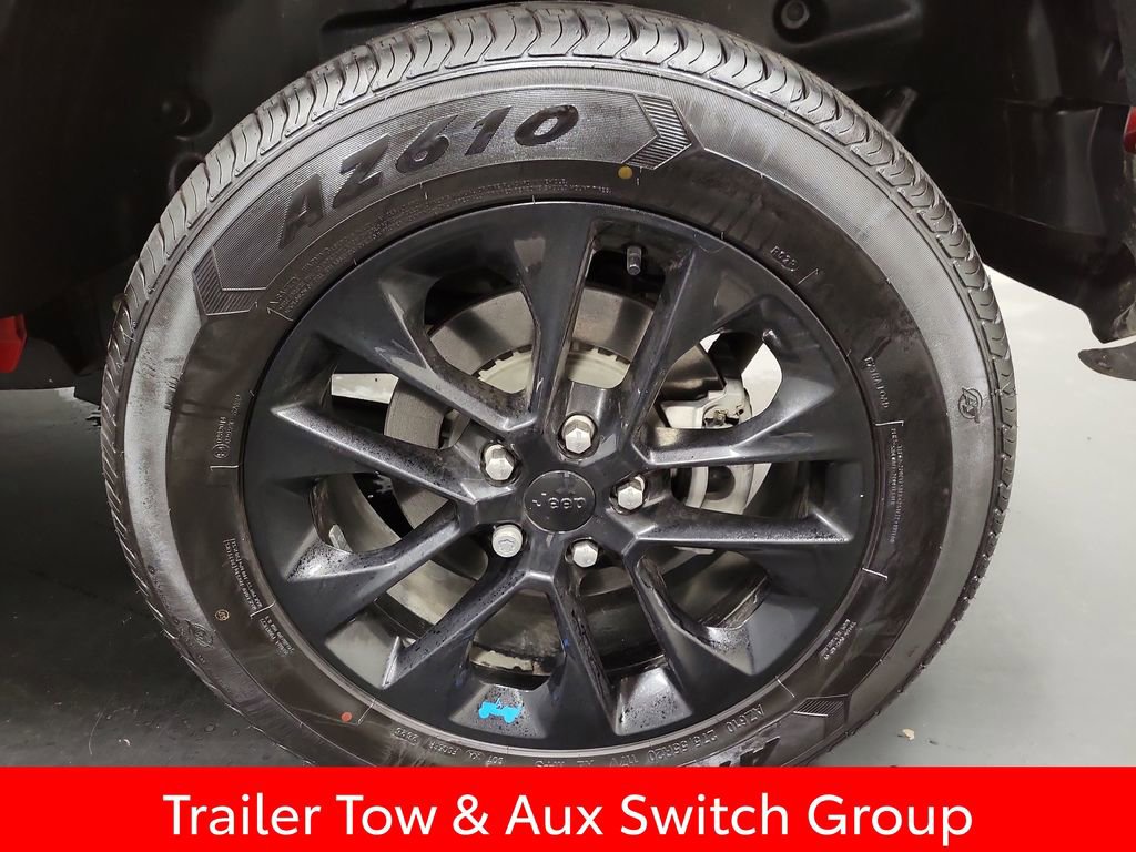 Used 2023 Jeep Wrangler Unlimited Sahara w/ Cold Weather Group AWD/4WD image 10