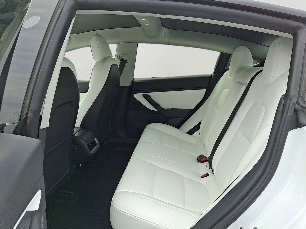 Used 2021 Tesla Model 3 Standard Range Plus image 8