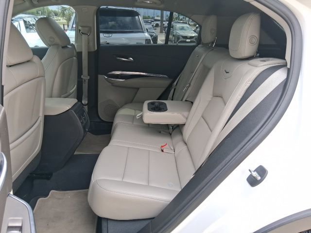 Used 2021 Cadillac XT4 Luxury w/ Driver Awareness Package image 21