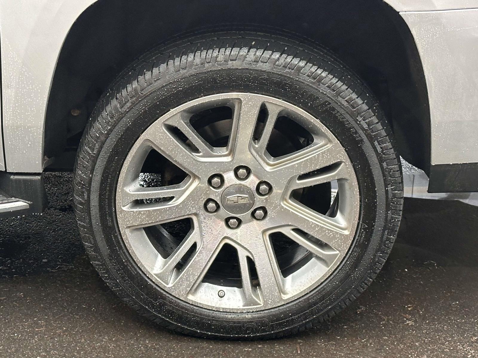 Used 2019 Cadillac Escalade ESV Luxury image 13