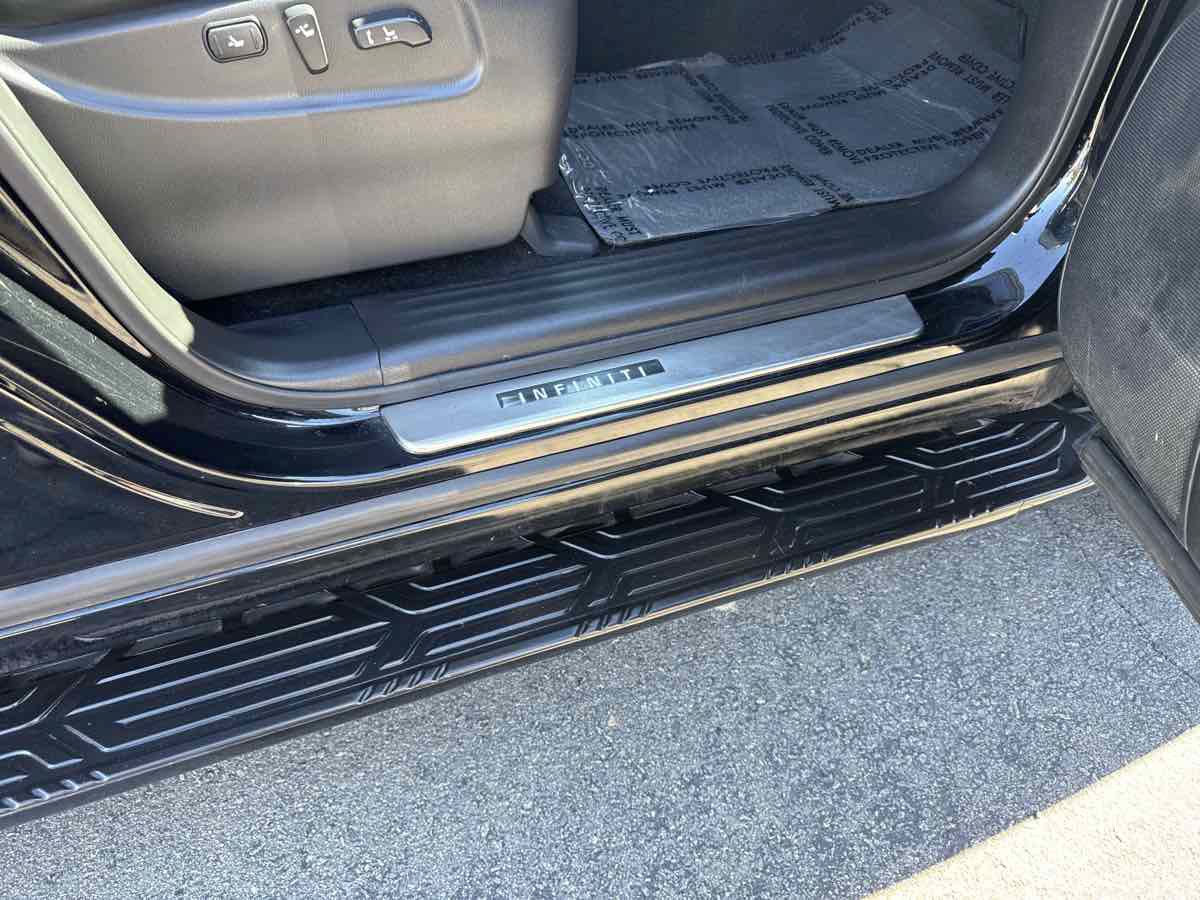 Used 2012 INFINITI QX56 4WD w/ Theater Pkg image 13