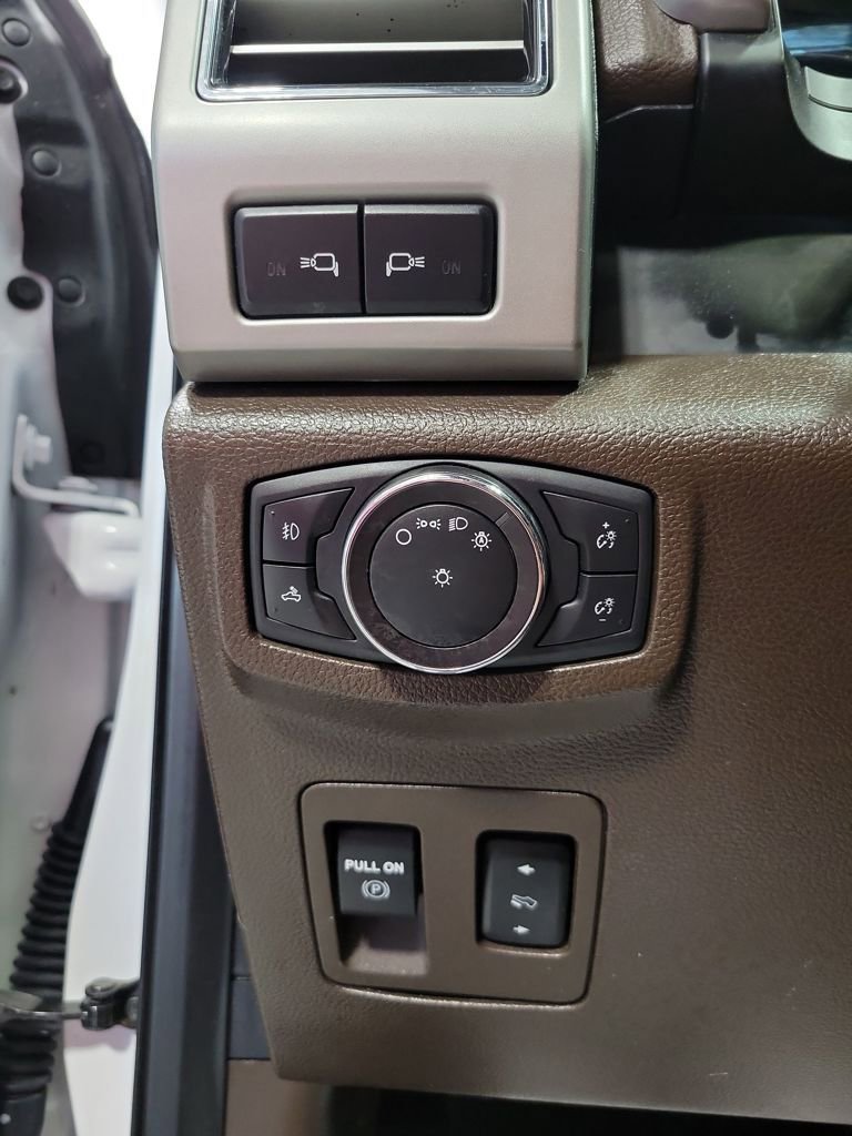 Used 2019 Ford F150 King Ranch w/ Equipment Group 601A Luxury AWD/4WD image 41