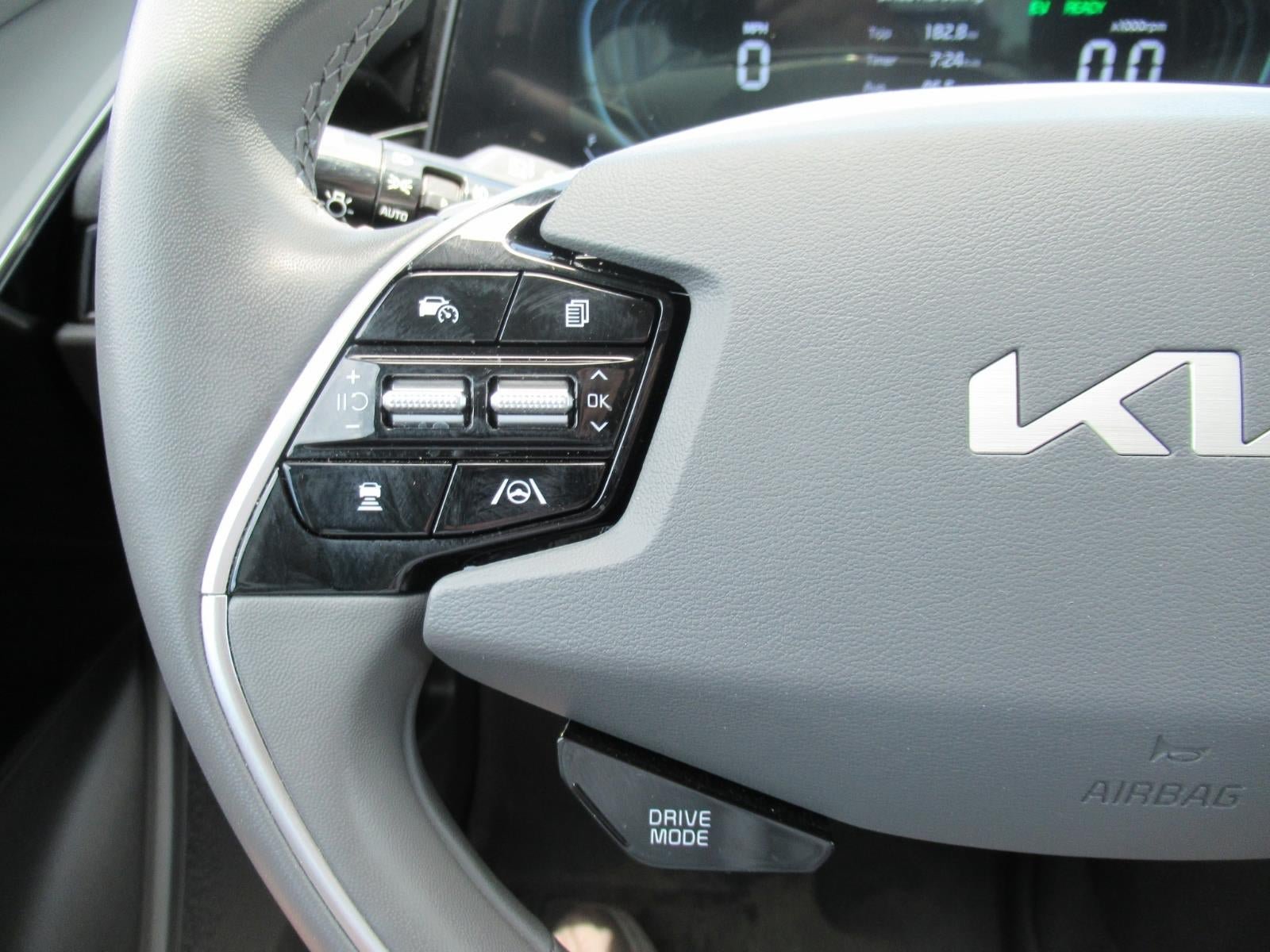 Used 2025 Kia Niro EX Touring FWD image 27
