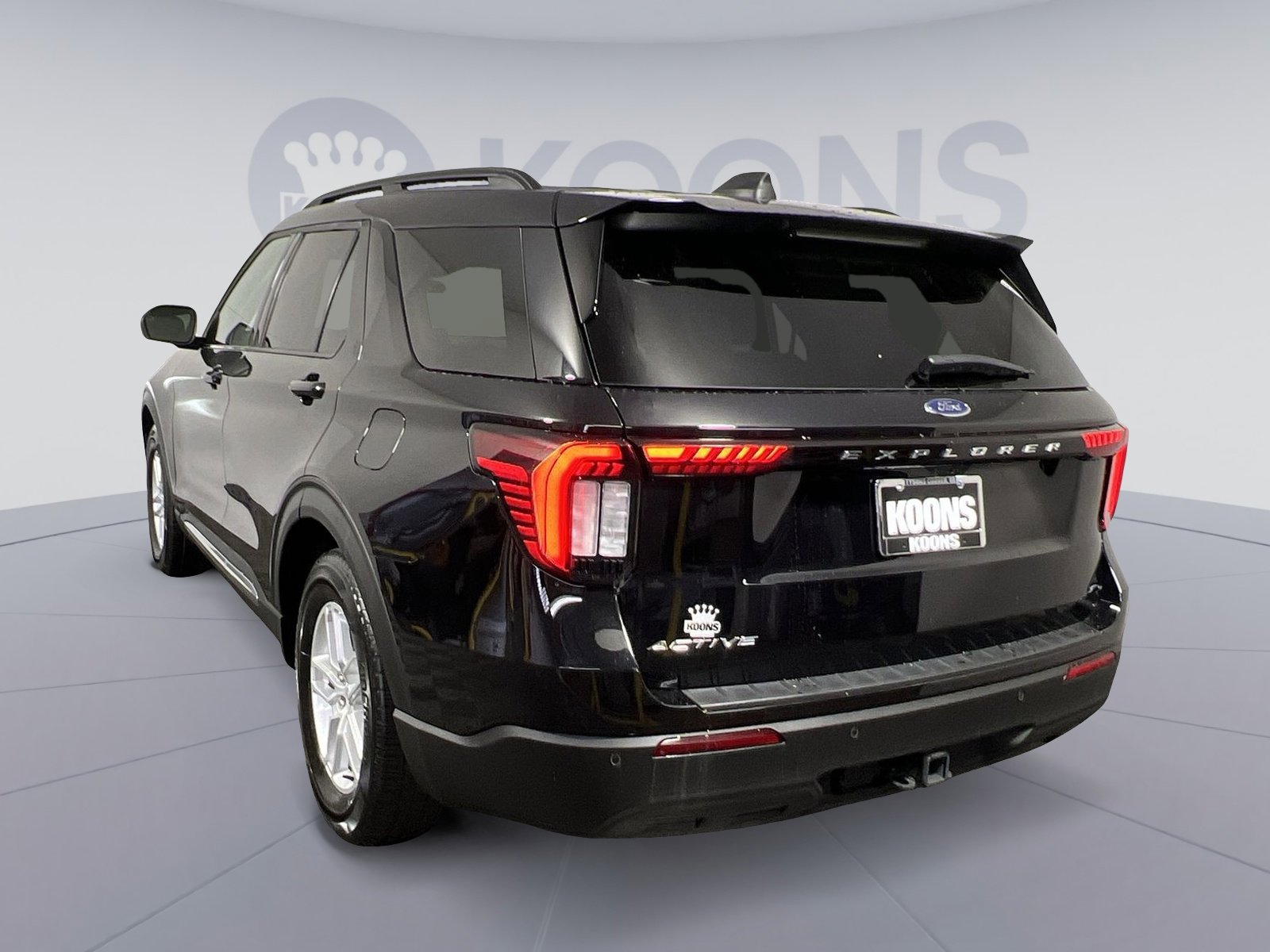 Used 2025 Ford Explorer Active RWD image 8