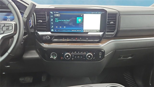 Used 2024 Chevrolet Silverado 1500 LT image 10