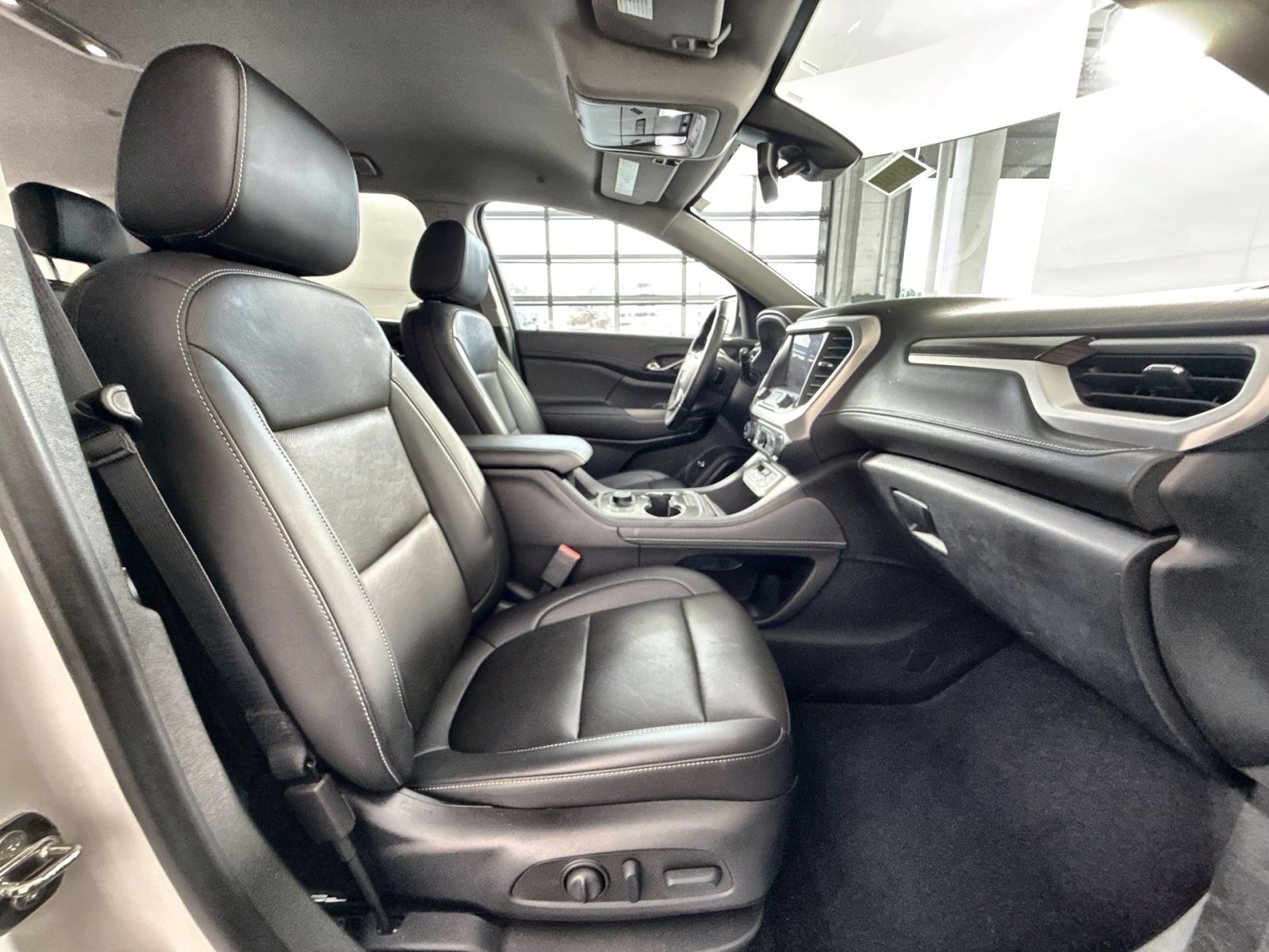 Used 2023 GMC Acadia SLT w/ Preferred Package image 27