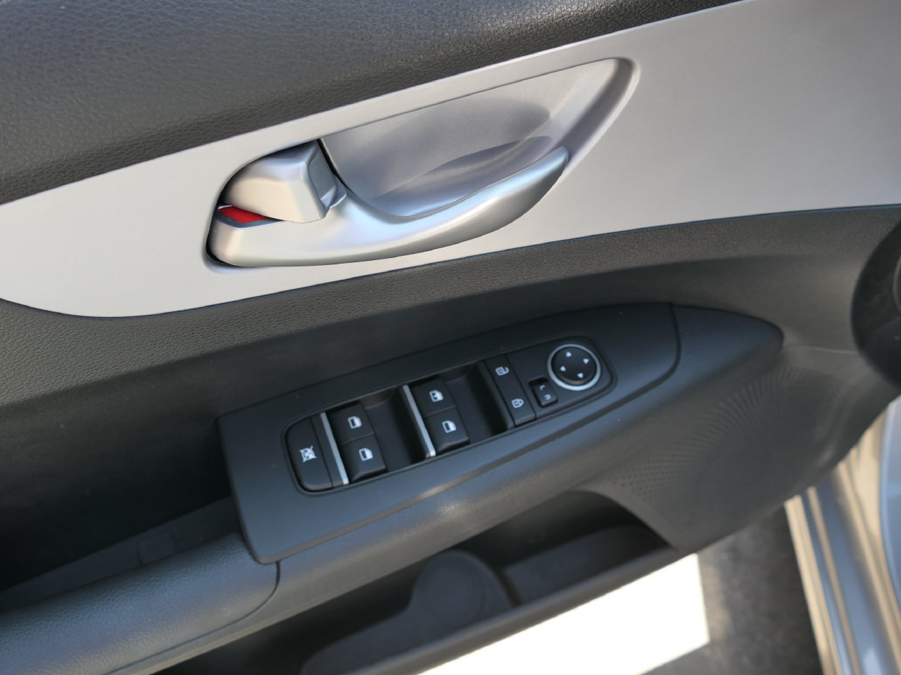 Certified 2024 Kia Forte LXS w/ LXS Technology Package FWD image 14