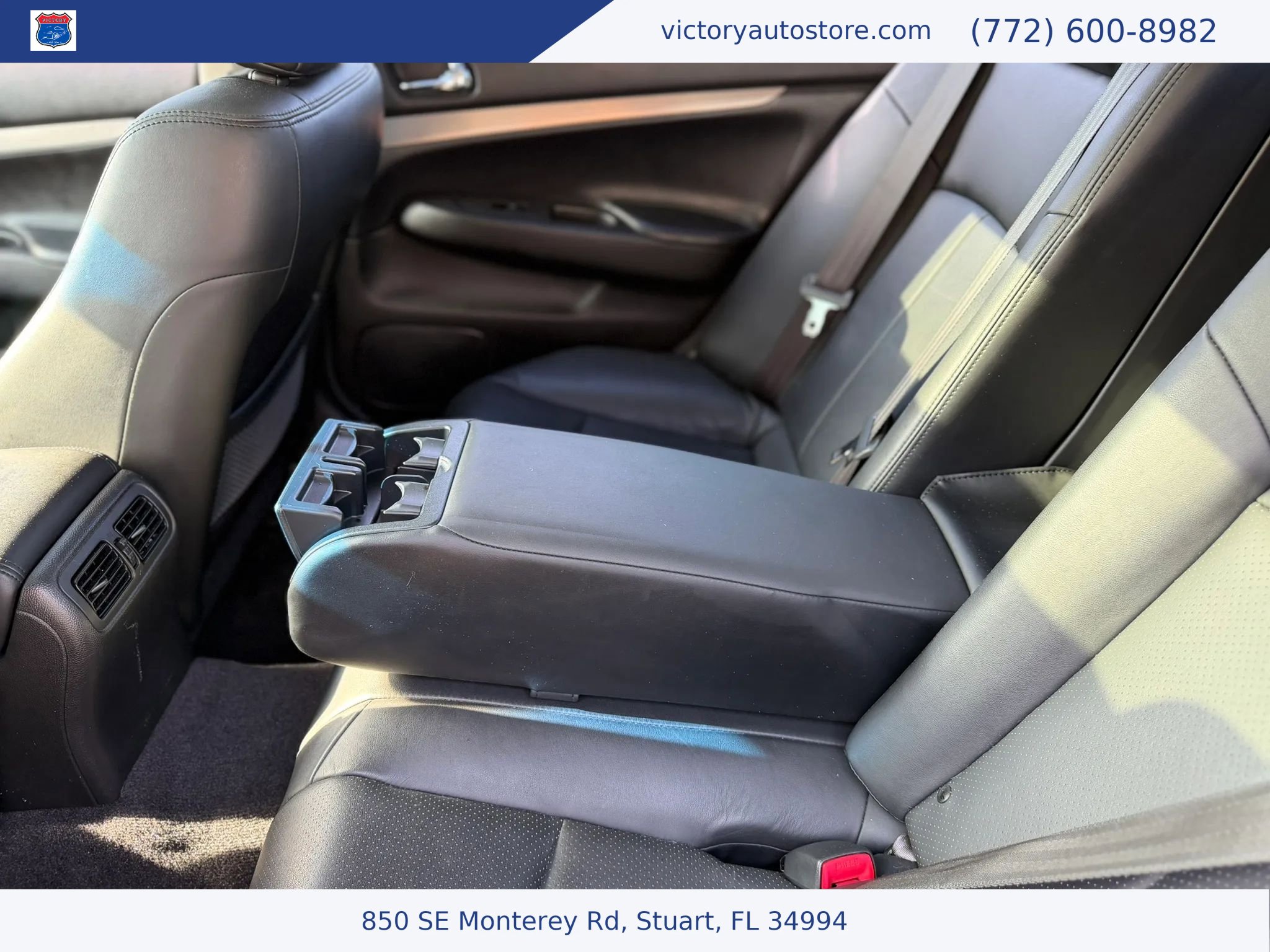 Used 2015 INFINITI Q40 w/ Moonroof Package RWD image 38