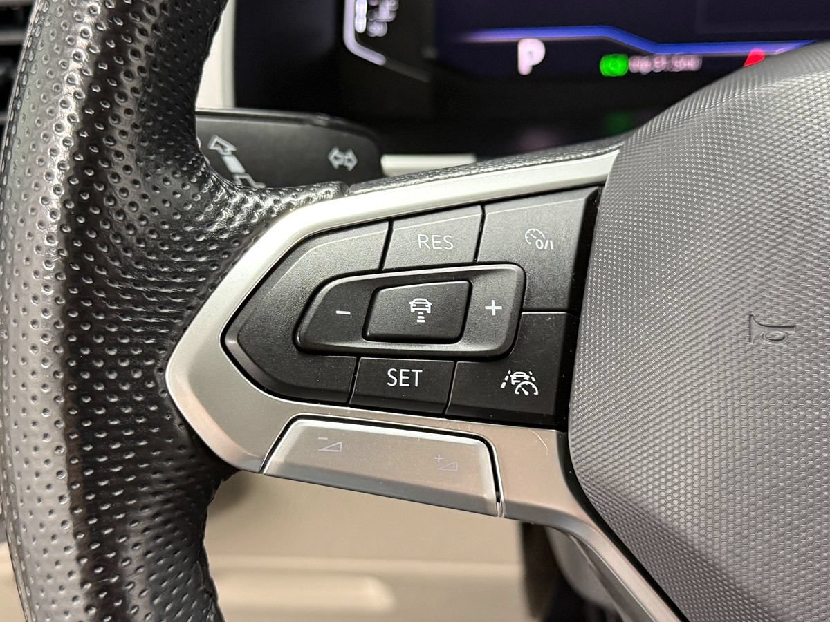 Used 2022 Volkswagen Atlas SEL Premium R-Line AWD/4WD image 19