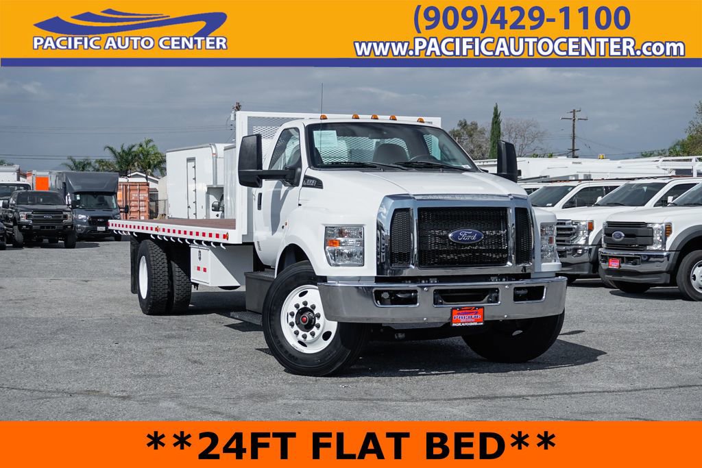 Used 2016 Ford F650 2WD Regular Cab Super Duty image 1