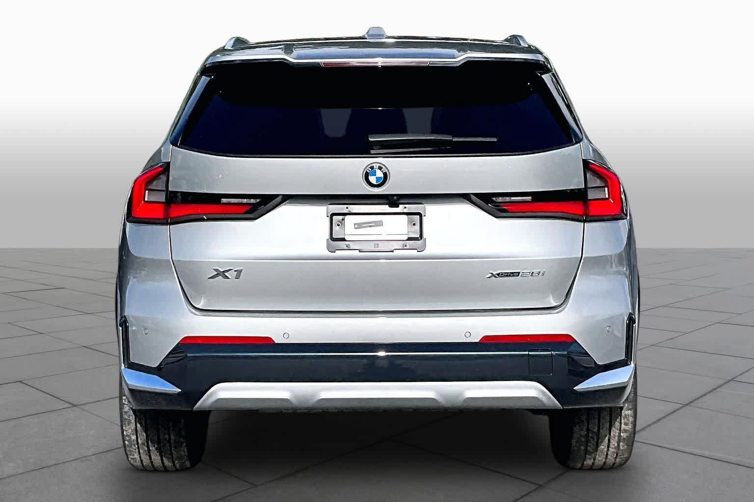 Used 2023 BMW X1 xDrive28i w/ Convenience Package AWD/4WD image 5
