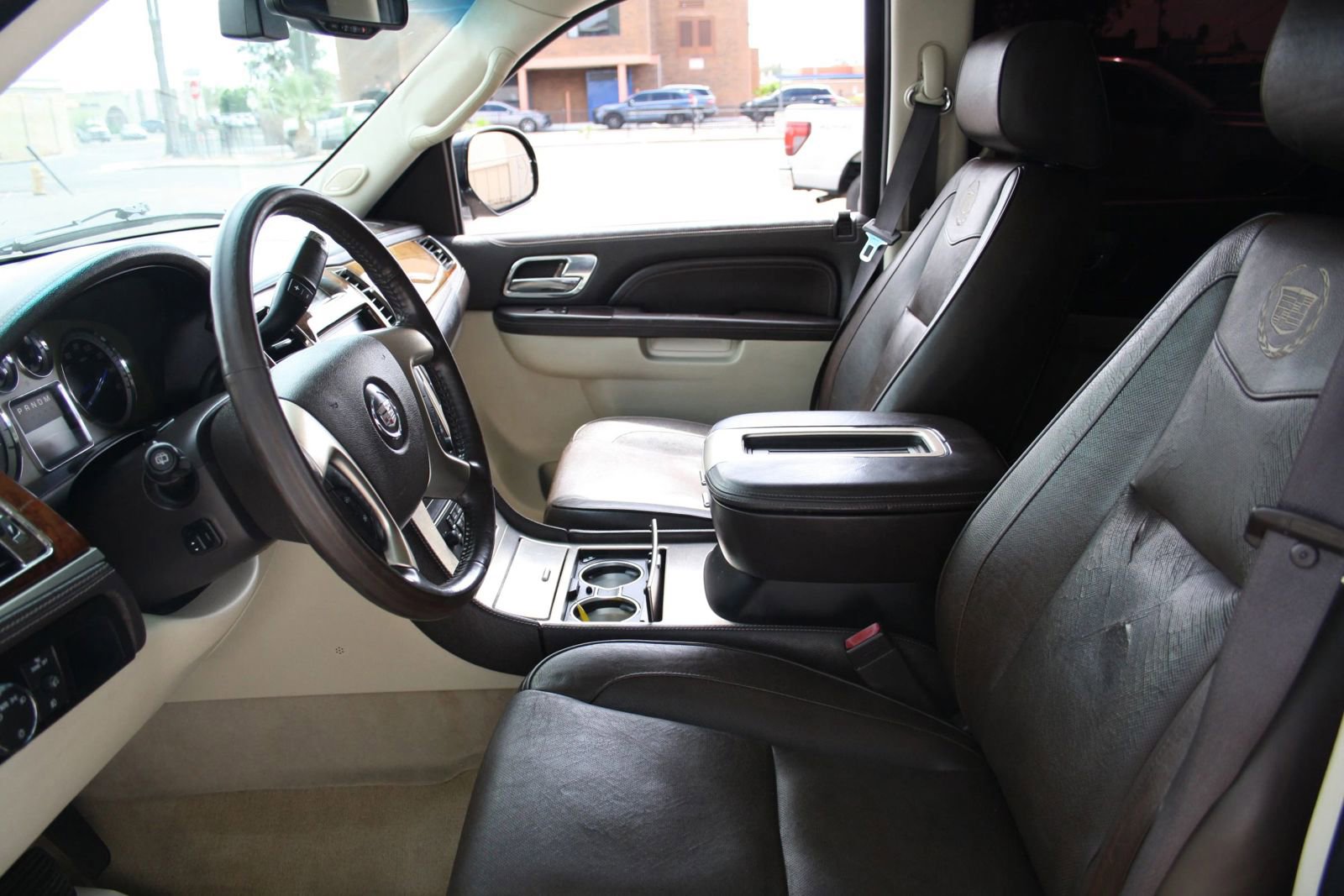 Used 2010 Cadillac Escalade ESV Platinum image 19