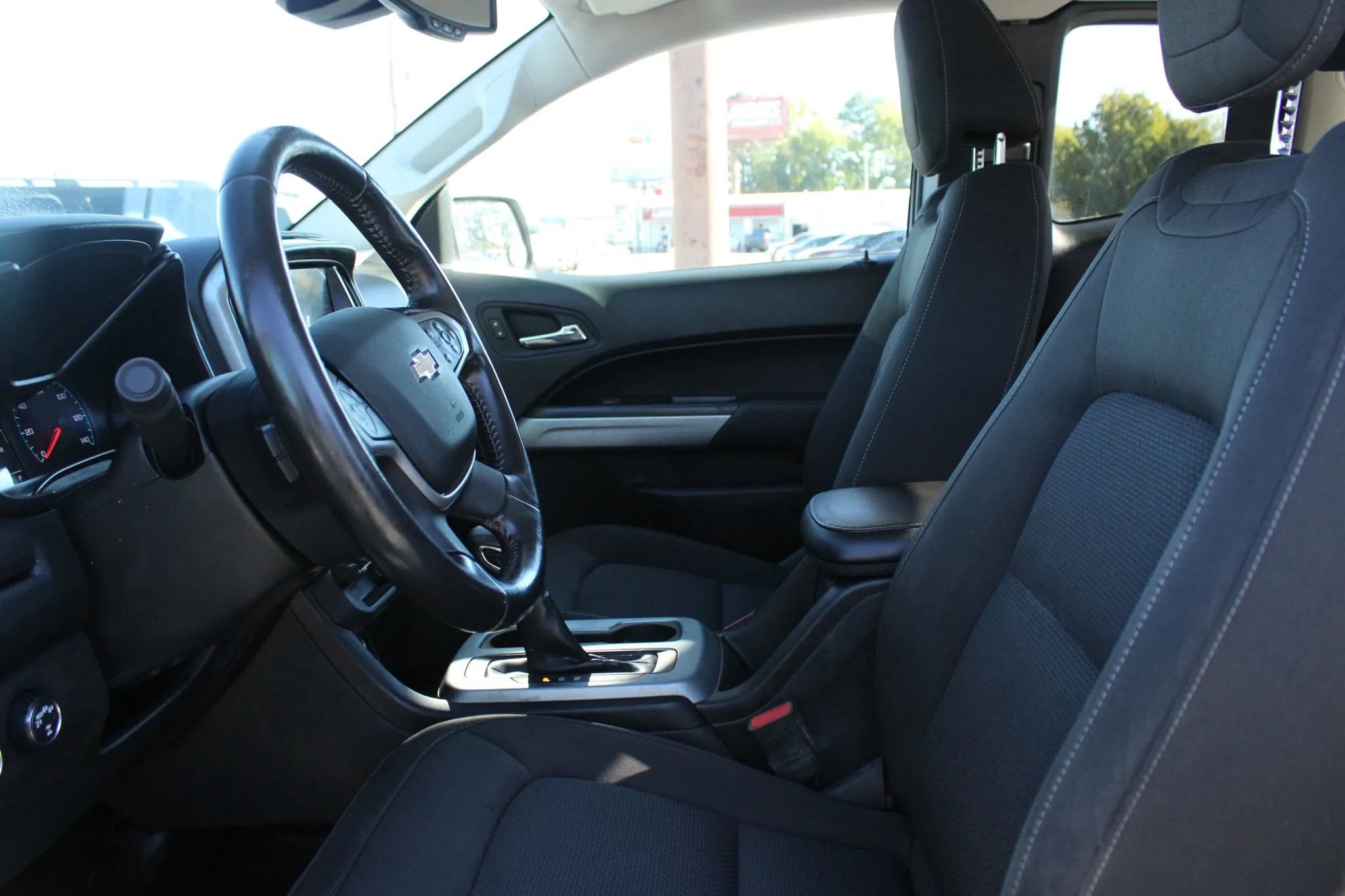 Used 2022 Chevrolet Colorado LT w/ Fleet Safety Package image 12