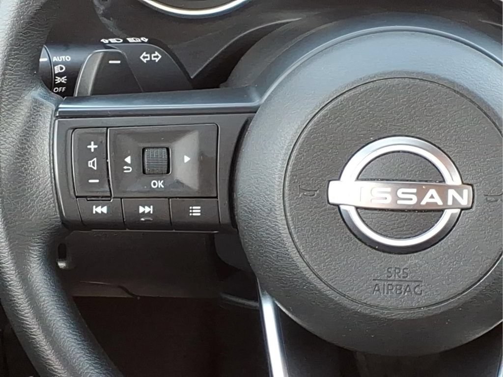 Used 2024 Nissan Rogue SV FWD image 10