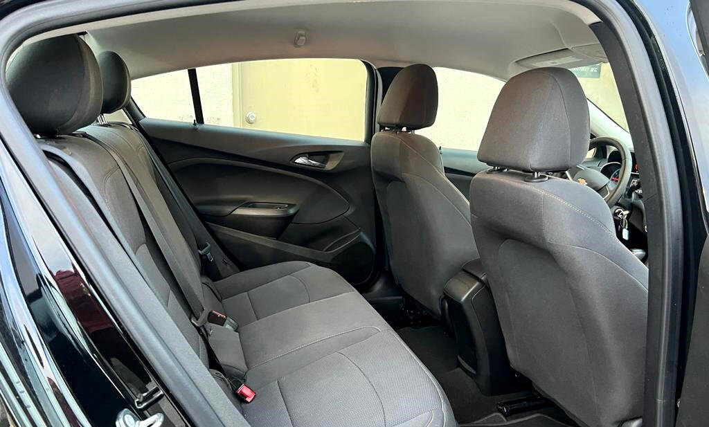 Used 2018 Chevrolet Cruze LS image 24