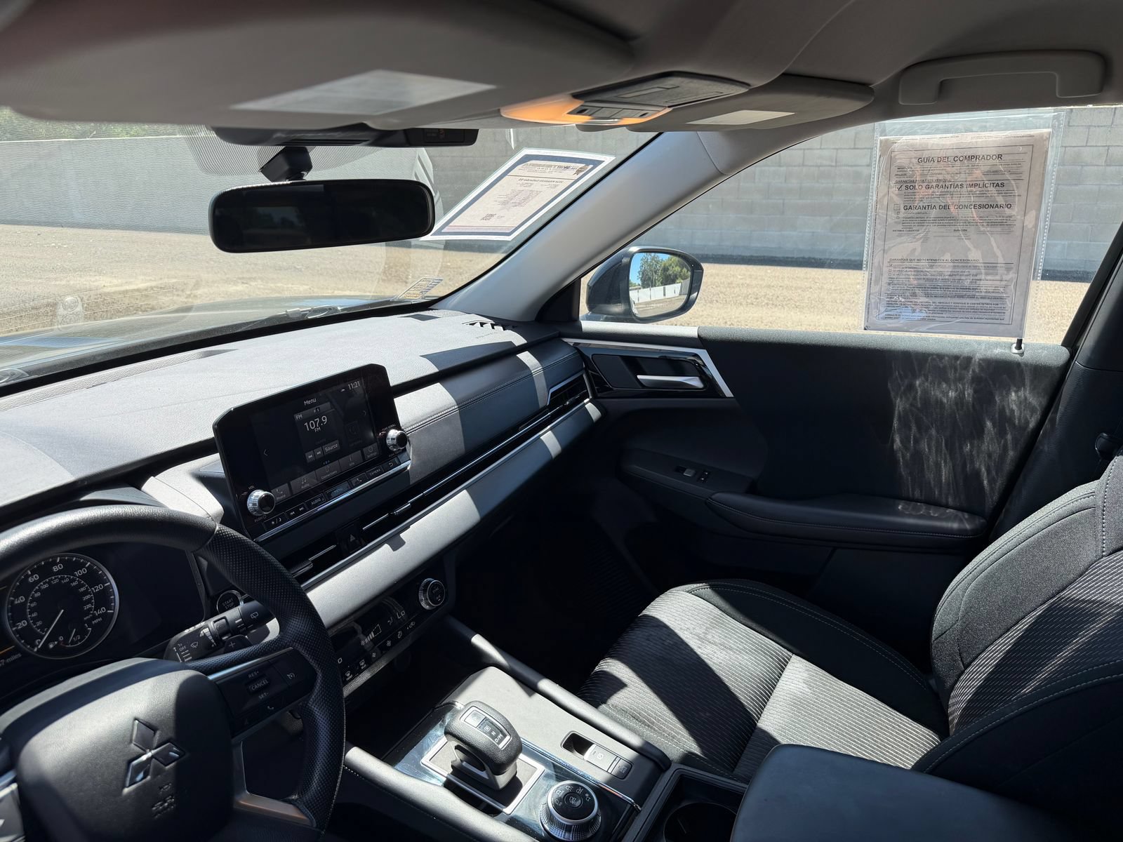 Used 2024 Mitsubishi Outlander ES FWD image 11
