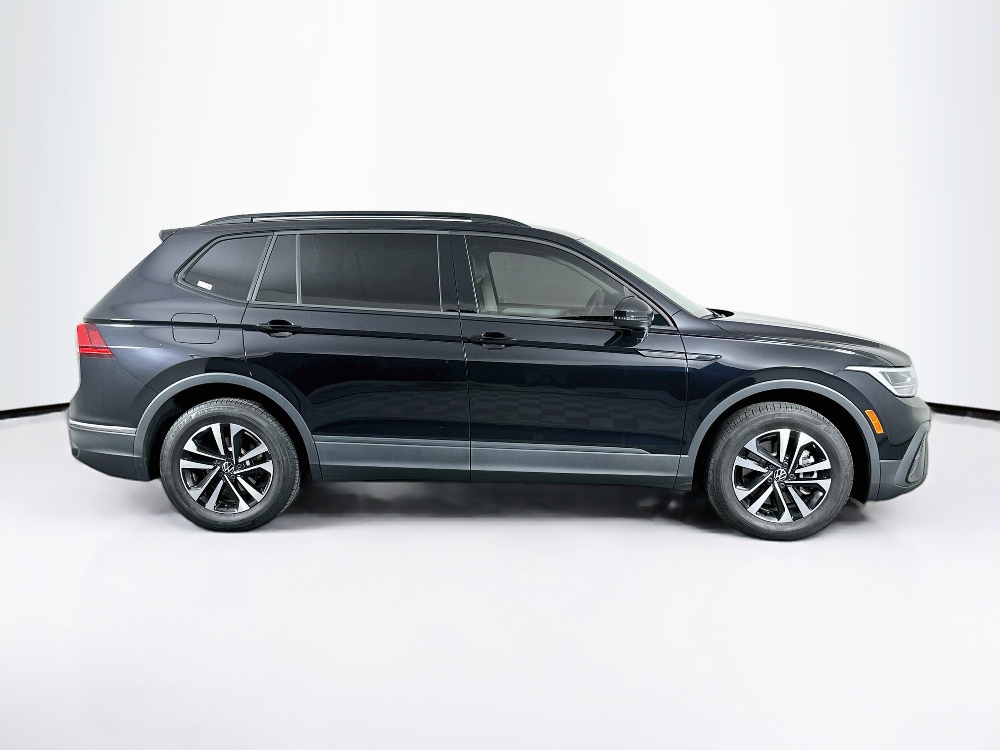 Used 2023 Volkswagen Tiguan S FWD image 10