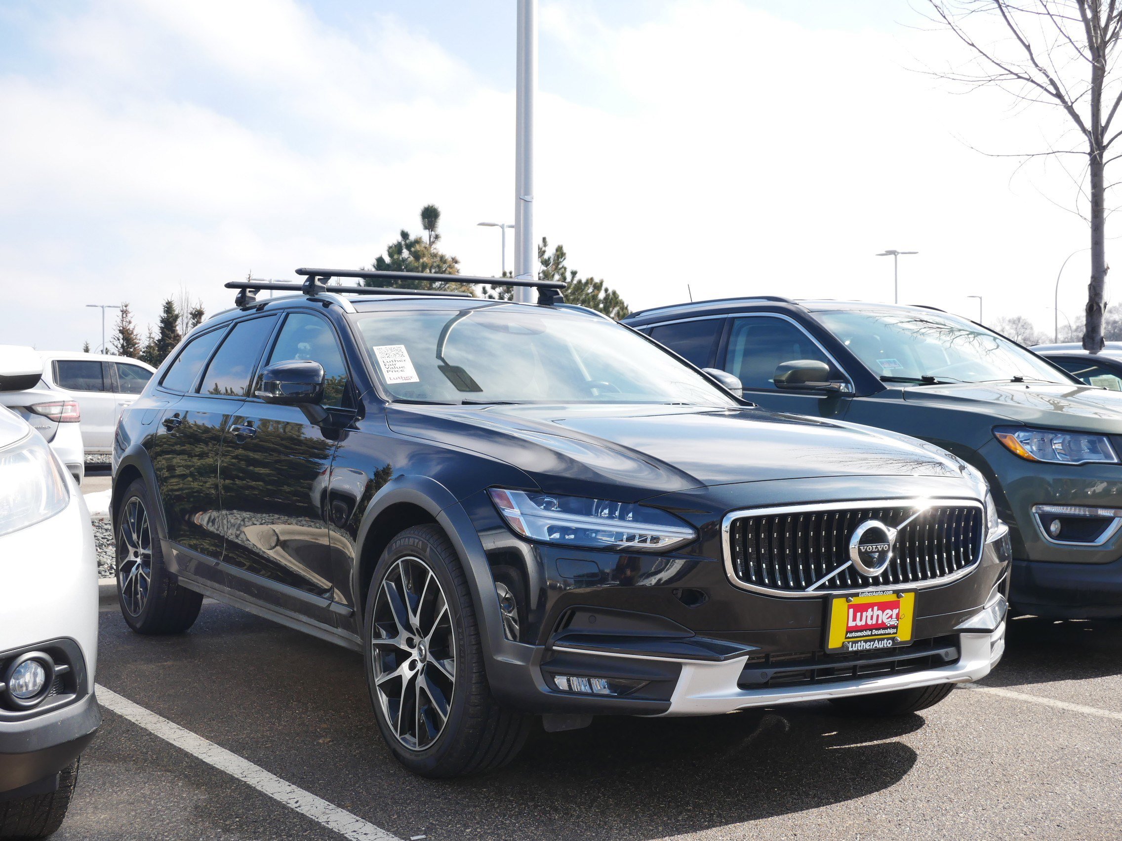 Used 2019 Volvo V90 T6 Cross Country w/ Protection Package Premier image 1