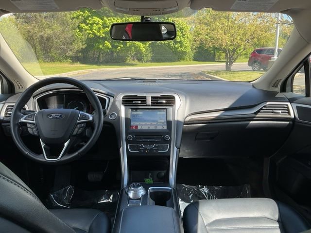 Used 2018 Ford Fusion SE w/ Fusion SE Technology Package FWD image 14