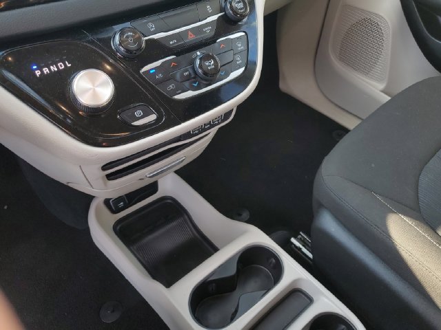 Used 2024 Chrysler Voyager LX FWD image 23