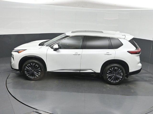 Used 2024 Nissan Rogue Platinum FWD image 47
