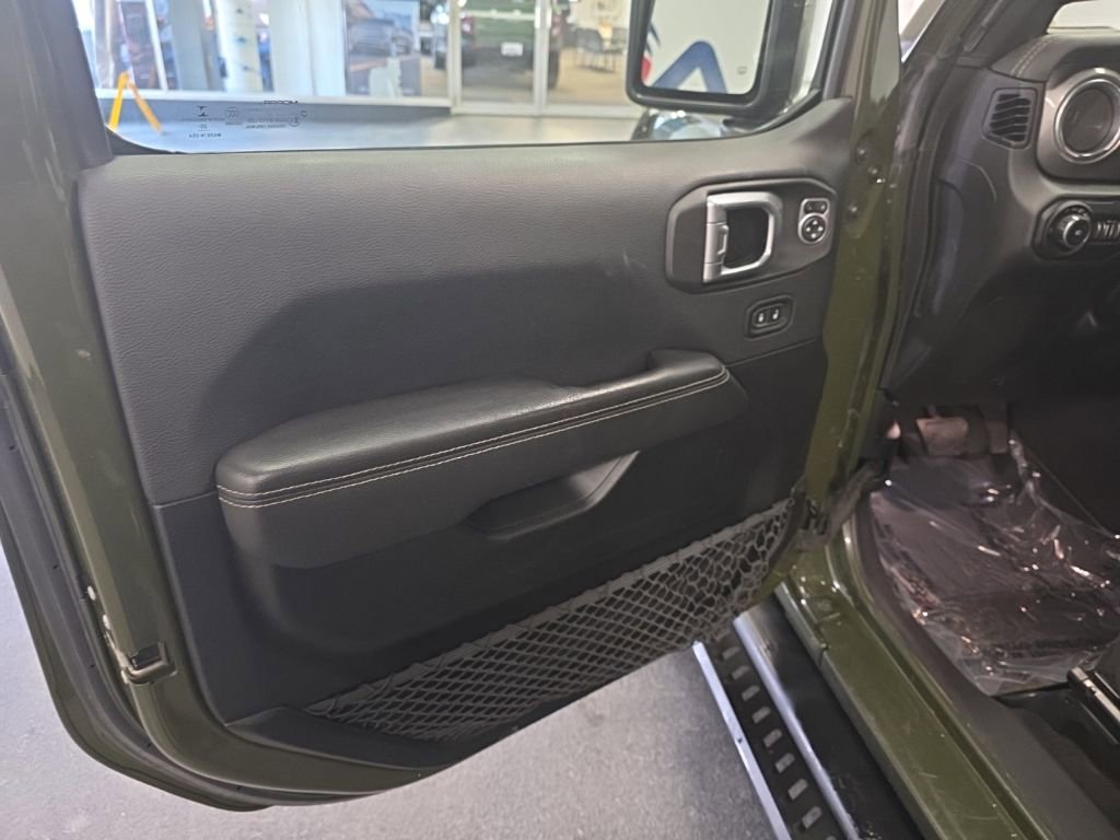 Used 2021 Jeep Wrangler Unlimited Sahara w/ Uconnect 4C Nav & Sound Group image 16