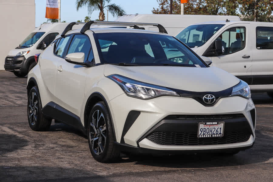 Used 2021 Toyota C-HR XLE FWD image 3