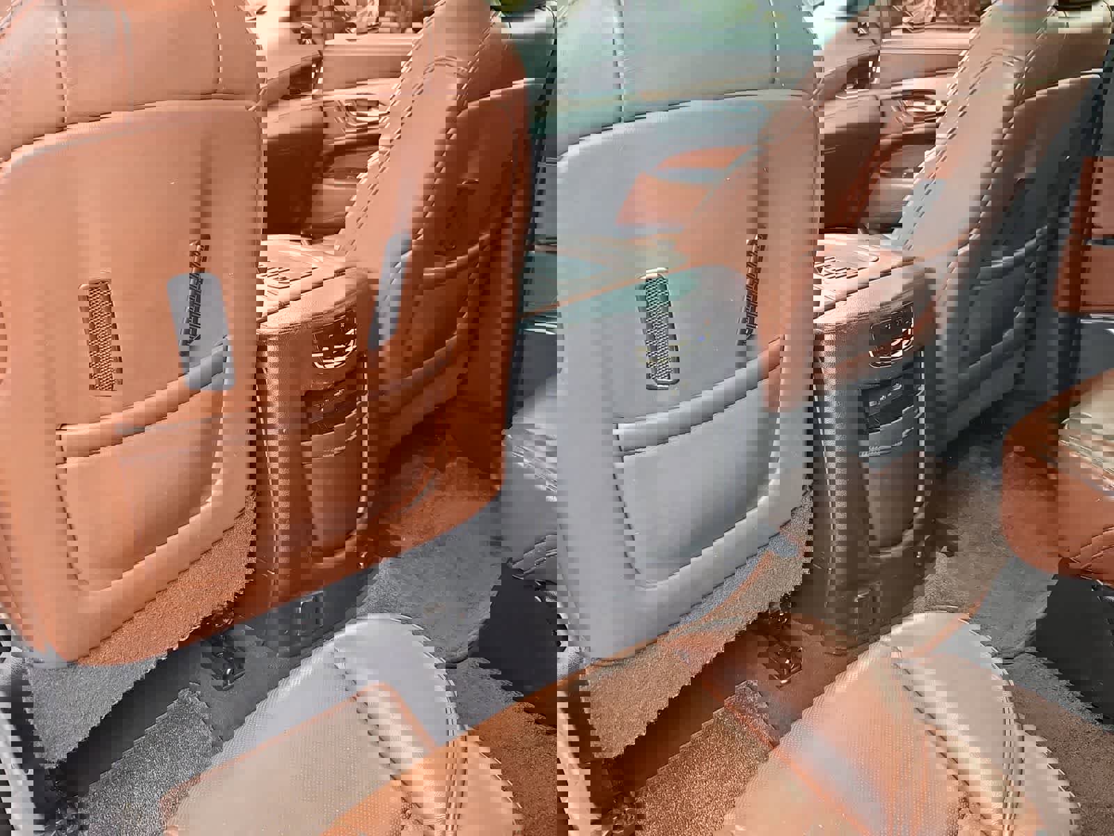 Used 2018 Cadillac Escalade ESV Premium Luxury image 18