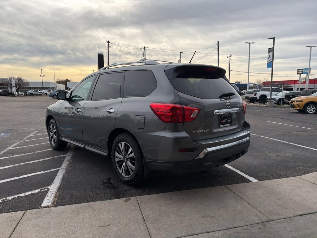 Used 2017 Nissan Pathfinder SL image 5