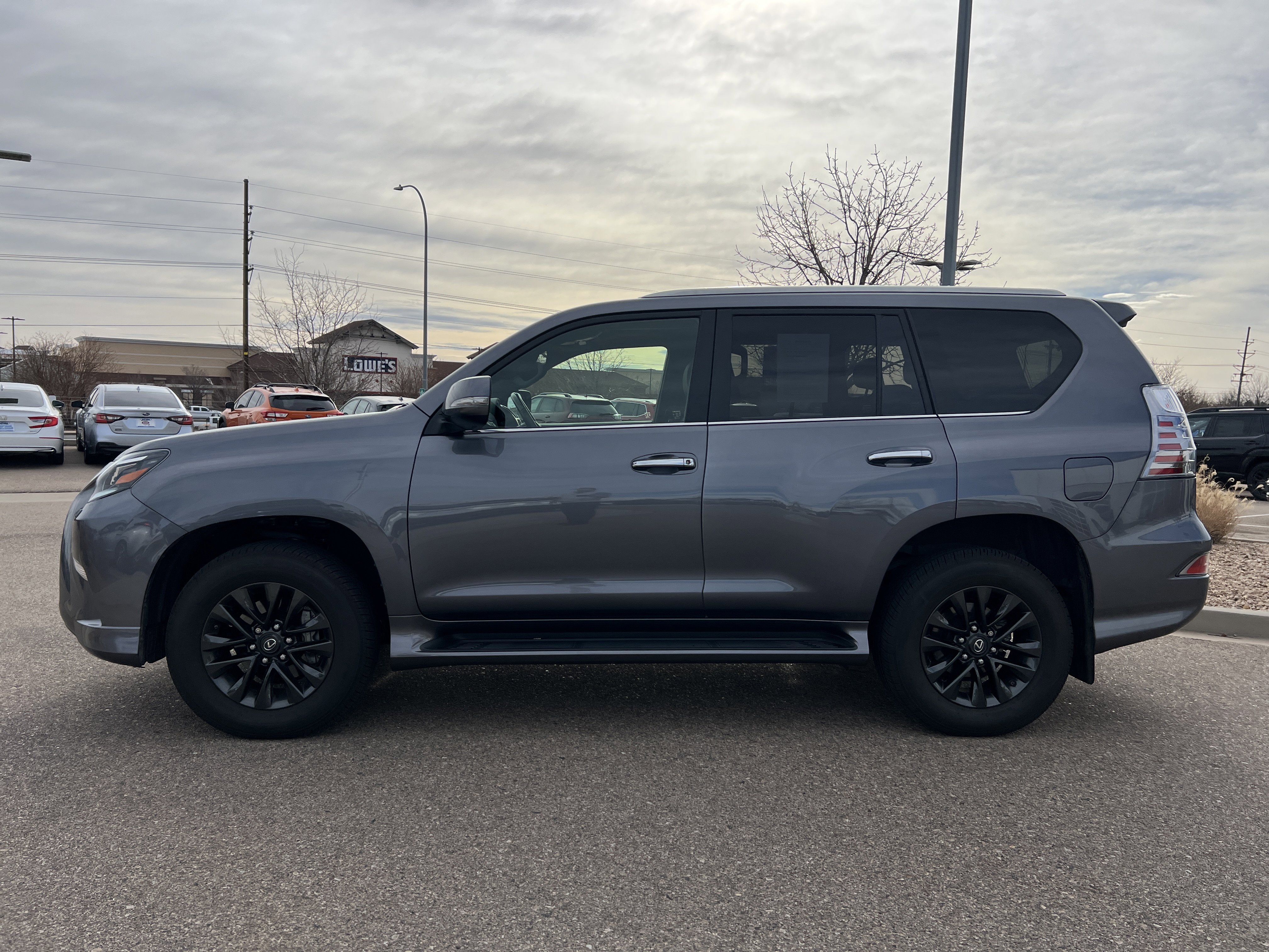 Used 2020 Lexus GX 460 Premium w/ Premium Package image 14