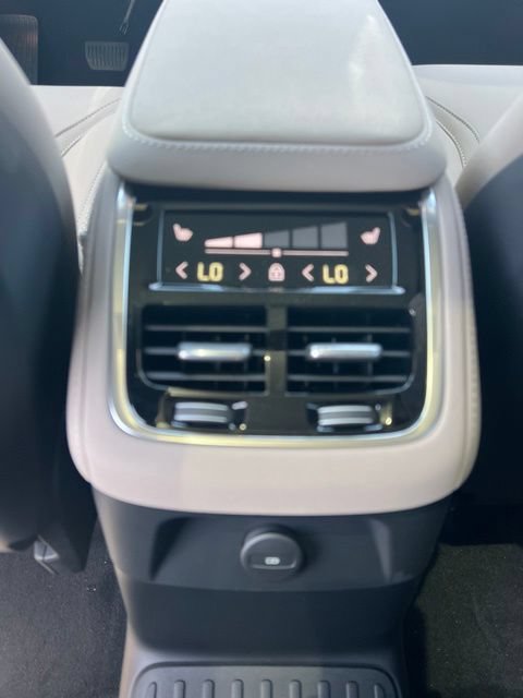 New 2026 Volvo XC90 T8 Plus w/ Protection Package Premier AWD/4WD image 27